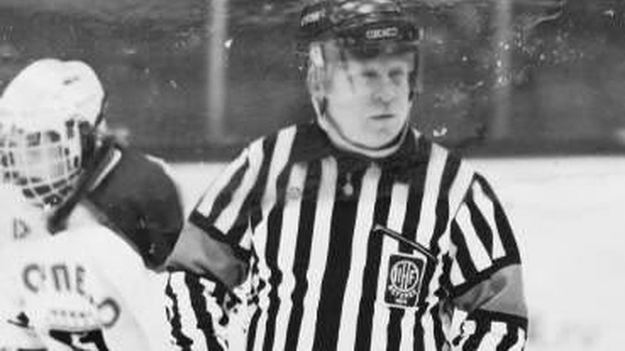 Главная картинка новости: Ушел из жизни нижегородский хоккейный арбитр Сергей Балашов