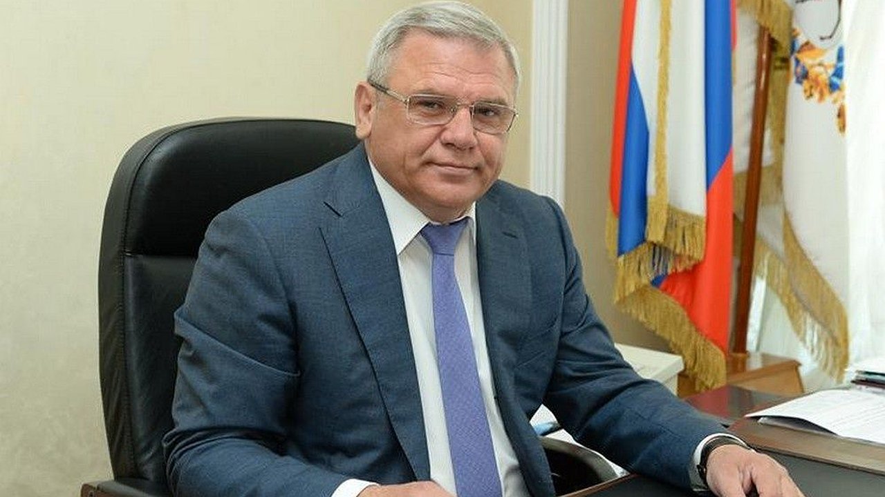 Главная картинка новости: Спикер нижегородского парламента Евгений Люлин поддержал запрет вейпов