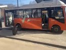 Пенсионерка выпала на ходу из автобуса в Нижнем Новгороде