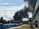 Роспотребнадзор проверит воздух после крупного пожара на заводе в Дзержинске