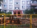 «Скоро рухнет в г****»: нижегородка жалуется на вонючую яму у девятиэтажки