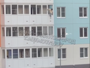Мужчина повис на балконе многоэтажки в Нижнем Новгороде