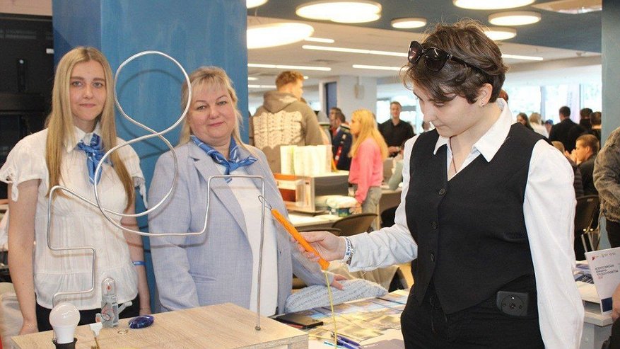 Главная картинка новости: Нижегородский филиал ПАО «Россети Центр и Приволжье» принял участие в «Работе России»
