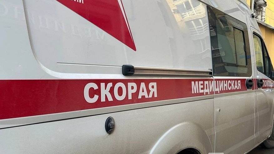 Главная картинка новости: Рабочий упал с 10-метровой высоты на строительные леса в Нижнем Новгороде