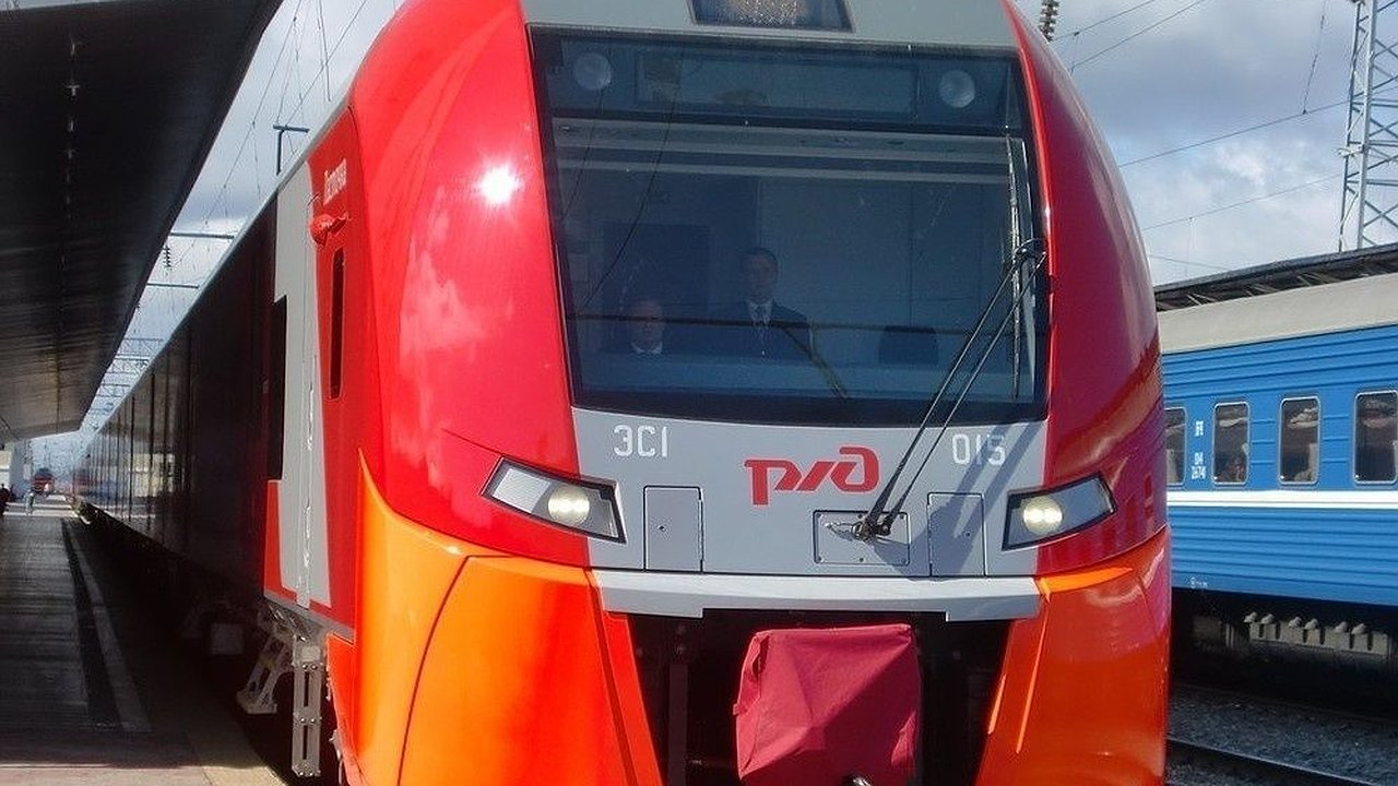 Главная картинка новости: Женщина погибла под колесами поезда в Нижегородской области