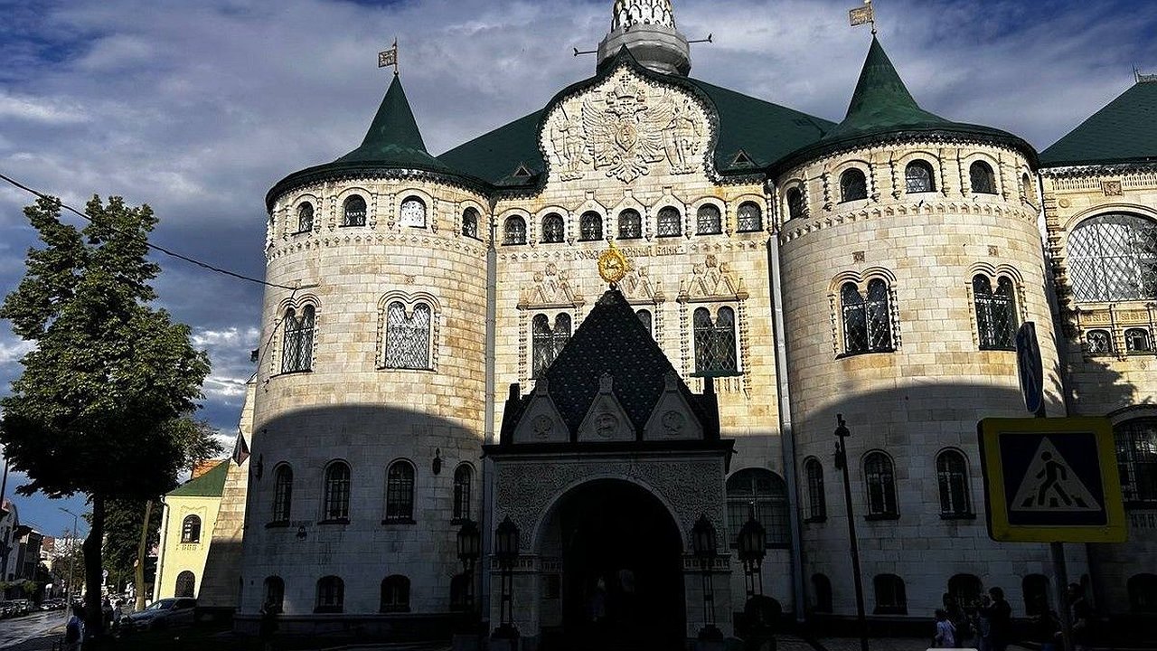 Главная картинка новости: В ВТБ спрогнозировали повышение ставки ЦБ до 17%