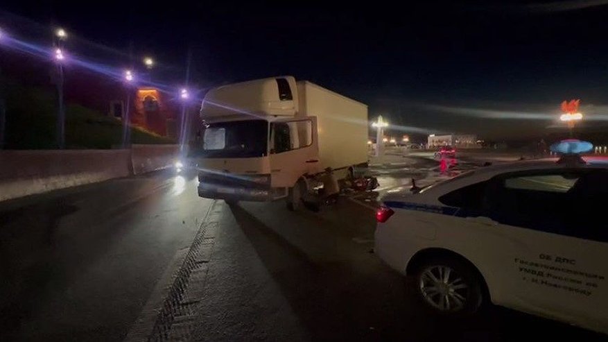 Главная картинка новости: Мотоциклист пострадал в ДТП с фурой в Нижнем Новгороде