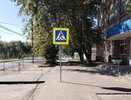 Знак пешеходного перехода воткнули посреди тротуара в Нижнем Новгороде