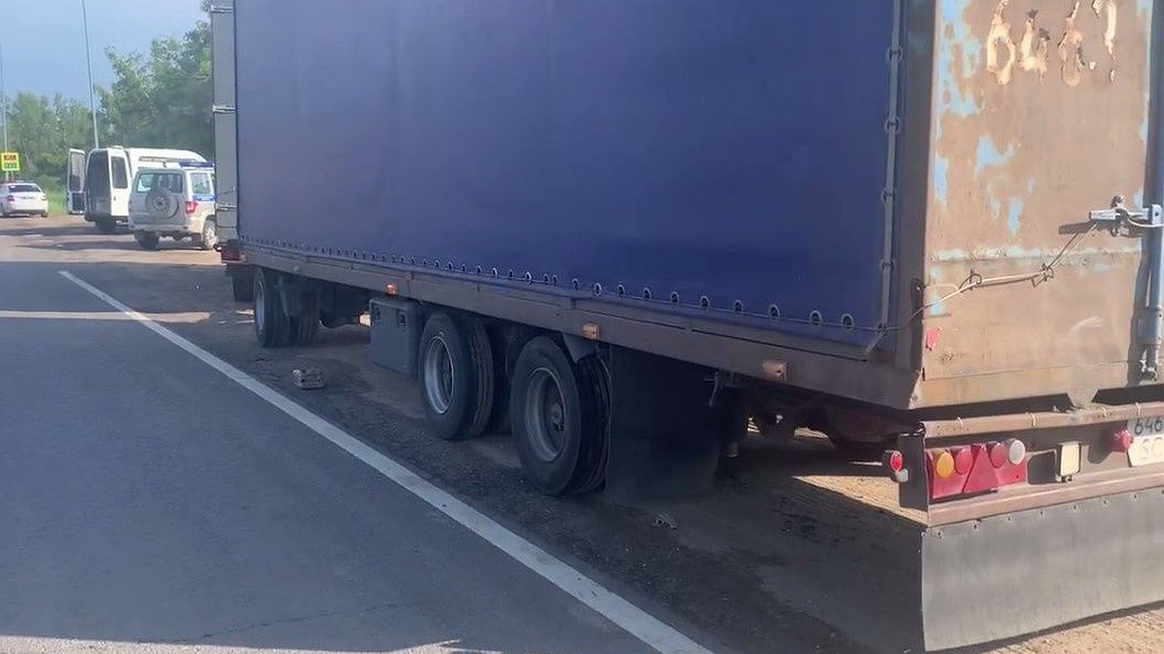 Главная картинка новости: Грузовик задавил своего водителя под Кстовом