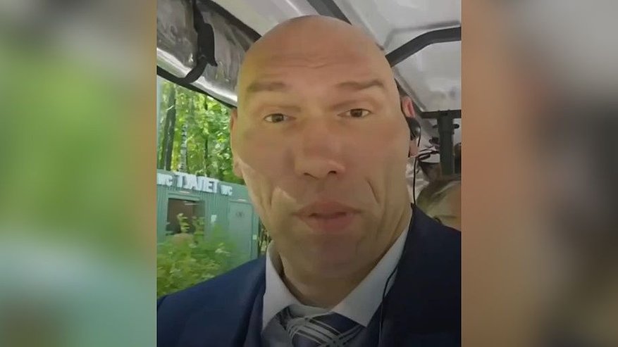 Главная картинка новости: Николай Валуев оценил нижегородский парк «Швейцария» и туалет в нем