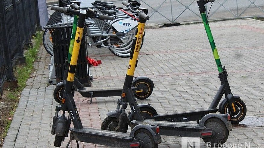 Главная картинка новости: Три подростка на самокате попали в ДТП в центре Нижнего Новгорода
