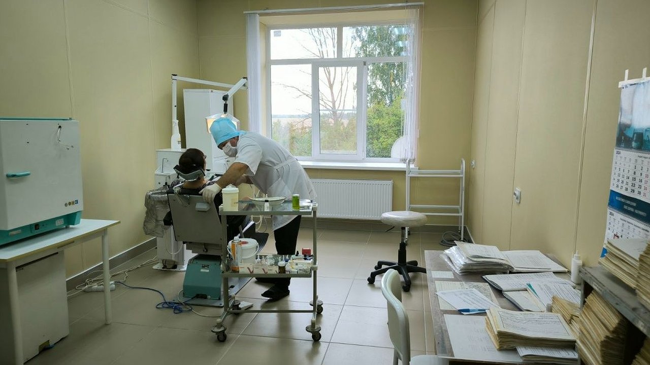Главная картинка новости: Капремонт закончился в больнице села Елизарово Сосновского округа