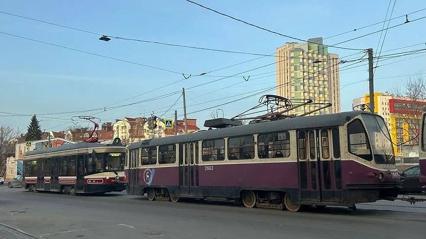 Главная картинка новости: Трамвай задымился в центре Нижнего Новгорода