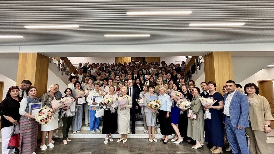 Главная картинка новости: Людмила Буркова поздравила нижегородских работников соцсферы с праздником