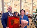 Нижегородский врач подарила свою картину министру здравоохранения РФ