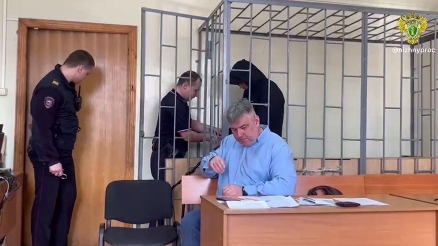 Главная картинка новости: Виновника ДТП с погибшими на остановке в Сормове посадили на пять лет