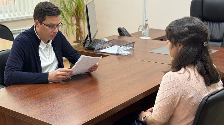 Главная картинка новости: Шалабаев поручил отремонтировать дворы на улице Коминтерна после жалоб