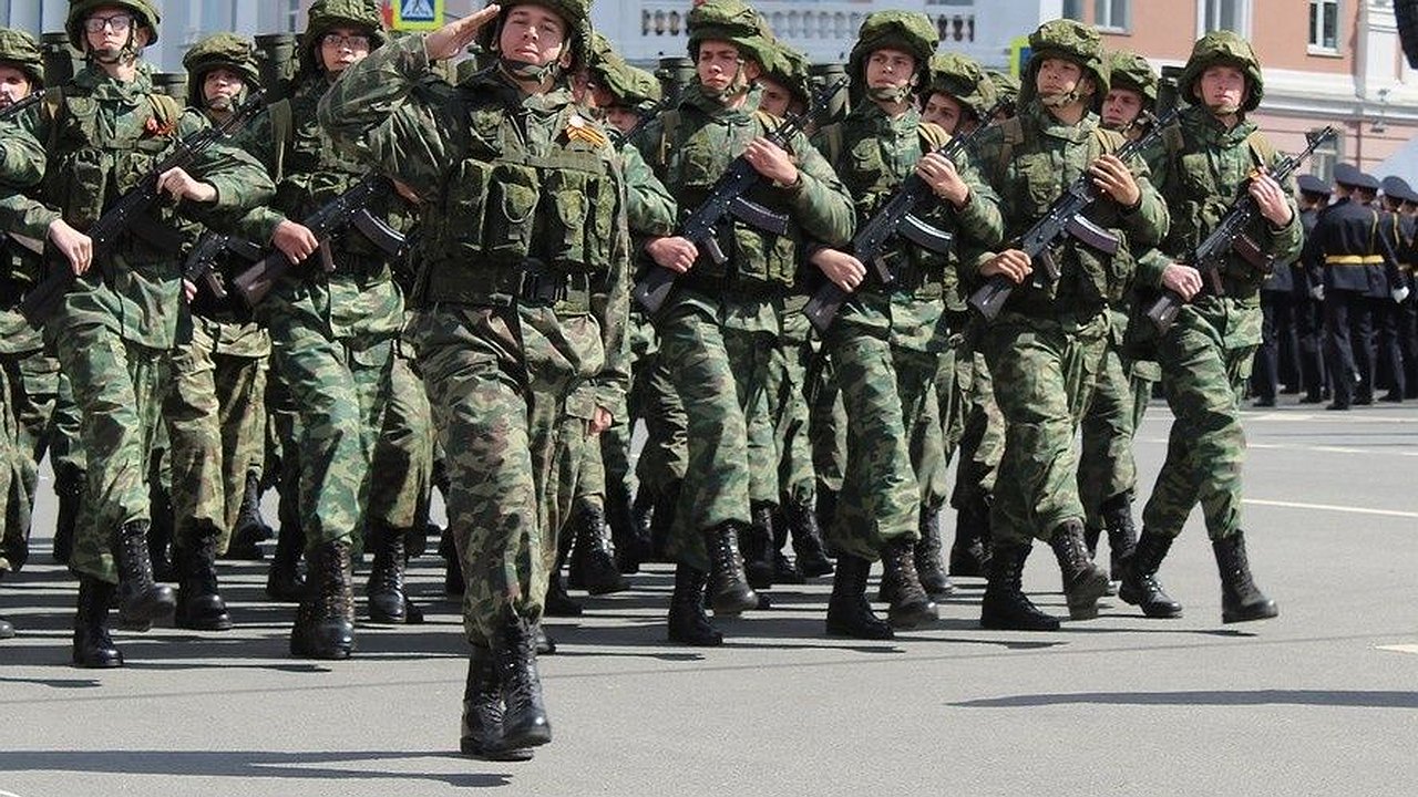 Главная картинка новости: Парад Победы и «Бессмертный полк» в Нижнем Новгороде покажут онлайн