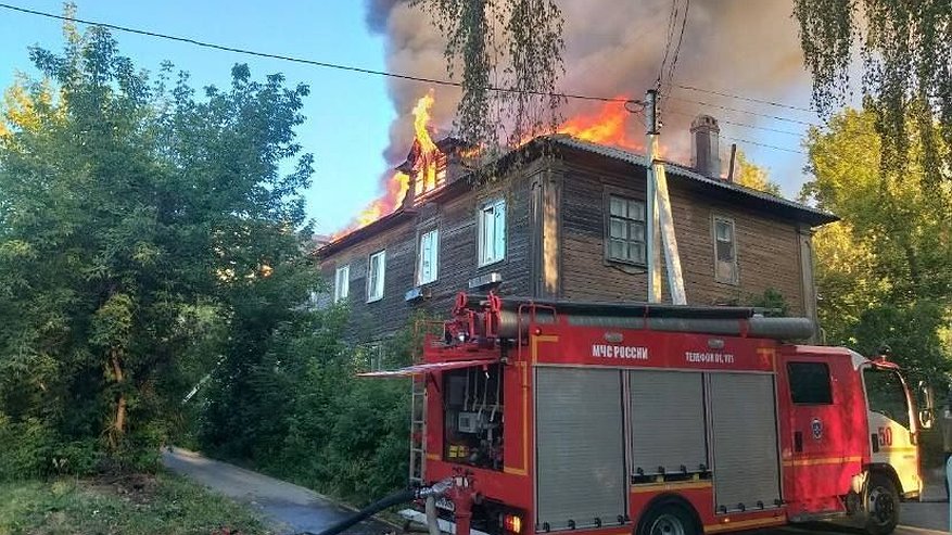 Главная картинка новости: Власти изымают сгоревший дом на Артельной для муниципальных нужд