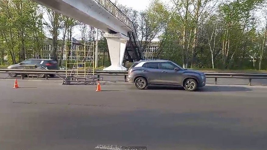 Главная картинка новости: Рабочий пострадал в ДТП с иномаркой и строительными лесами в Нижнем Новгороде