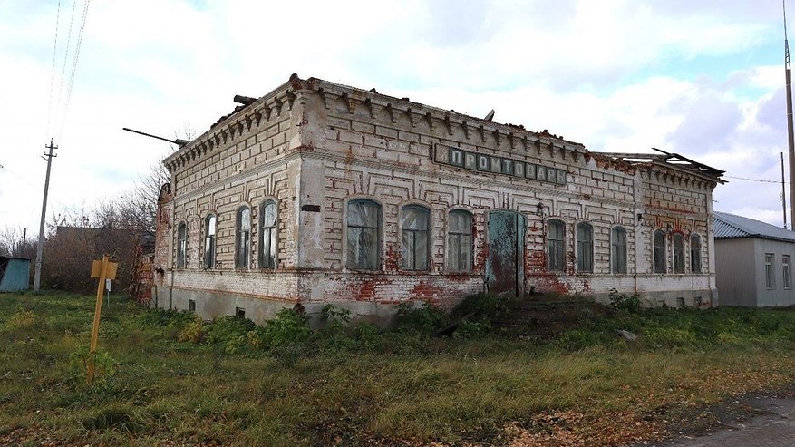 Главная картинка новости: Главный дом усадьбы XIX века снова выставили на торги в Пильнинском округе