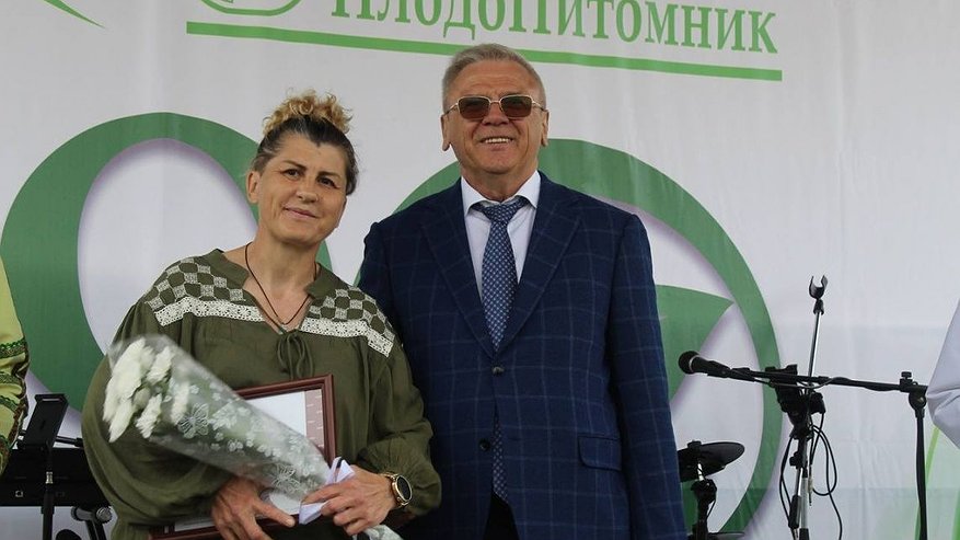 Главная картинка новости: Люлин наградил работников старейшего агропредприятия Нижегородской области