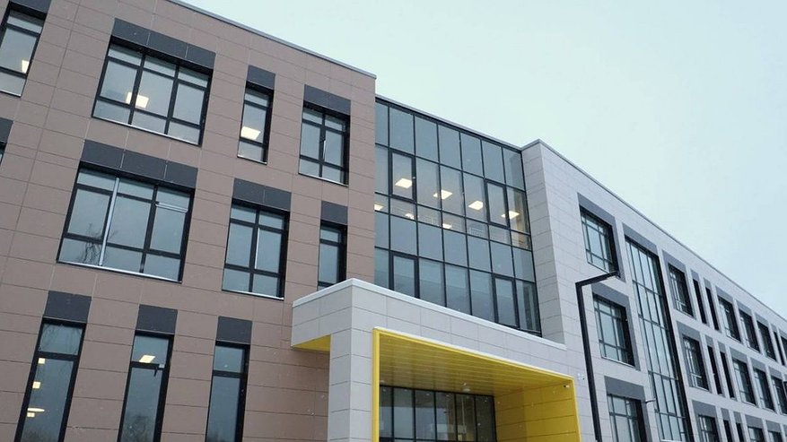 Главная картинка новости: Строительство школы на 825 учеников на улице Украинской завершено