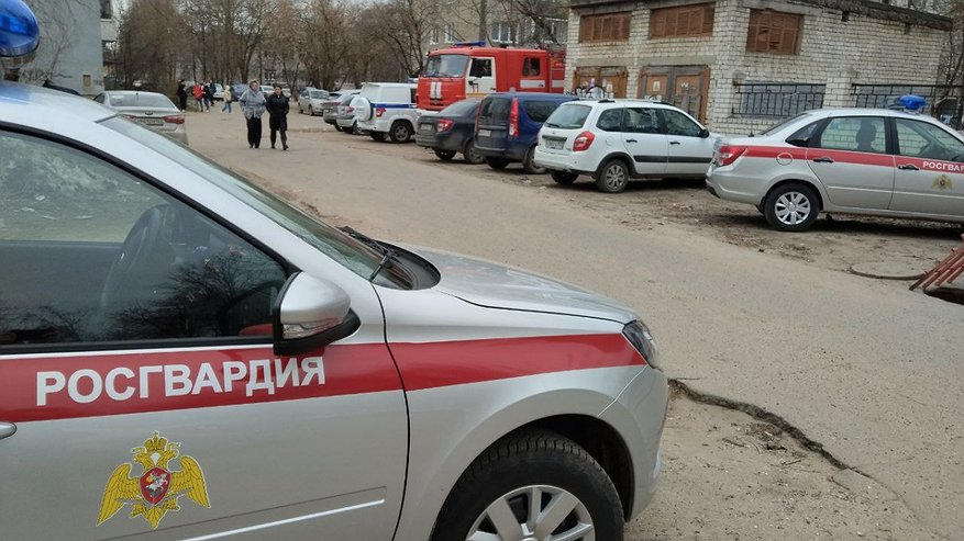 Главная картинка новости: Школу в Дзержинске эвакуировали из-за сообщений о минировании