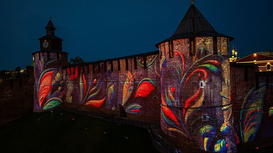 Главная картинка новости: Яркие проекции украсят стены Нижегородского кремля в День России