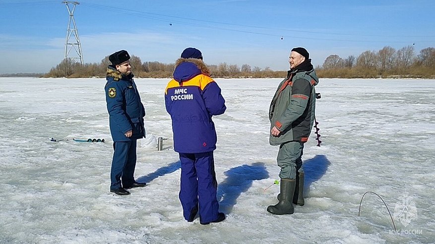 Главная картинка новости: Нижегородцам запретили выходить на лед