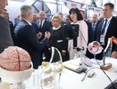 Матвиенко оценила шубы и лазеры на выставке в Нижнем Новгороде