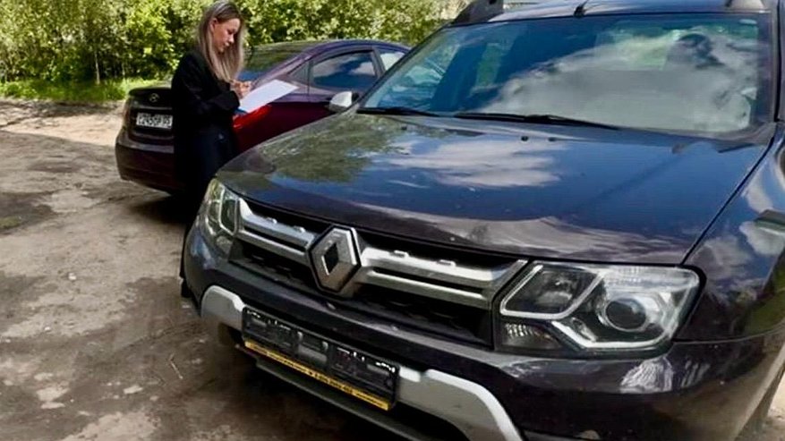 Главная картинка новости: Более 10 000 случаев парковки на газонах выявили в Нижнем Новгороде