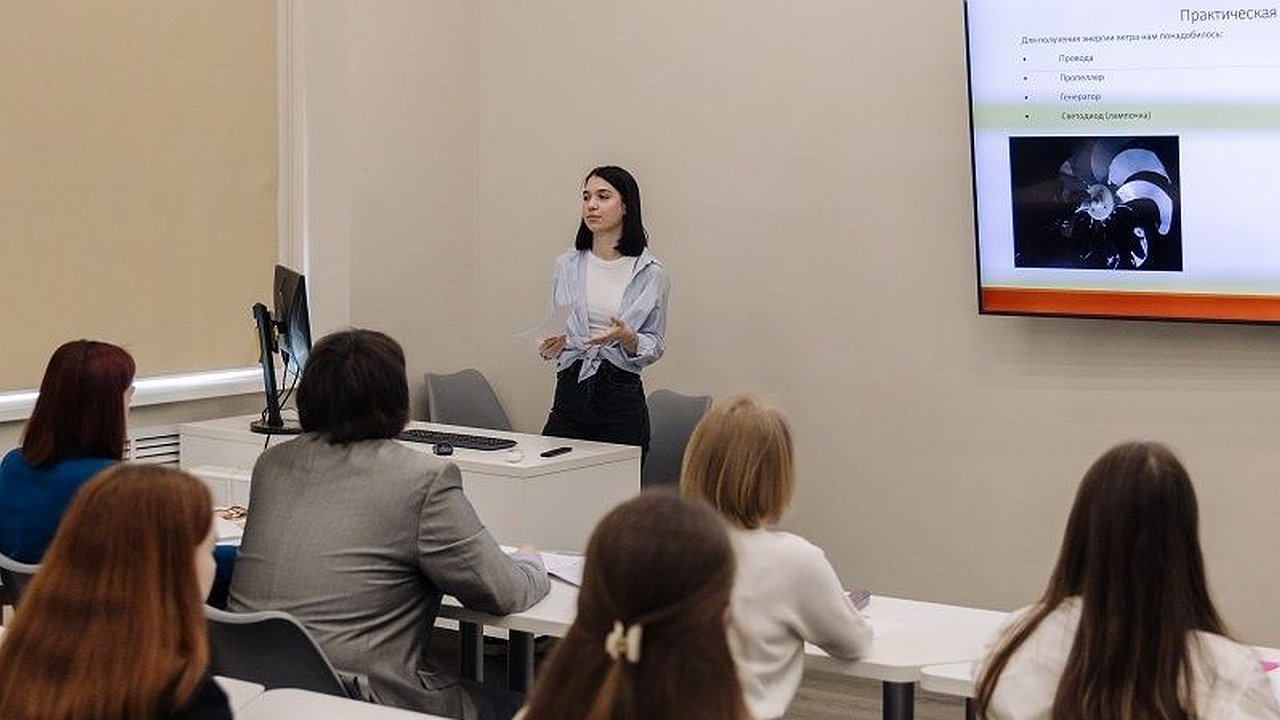 Главная картинка новости: Более 2000 нижегородских школьников приняли участие в  конференции «Эврика»