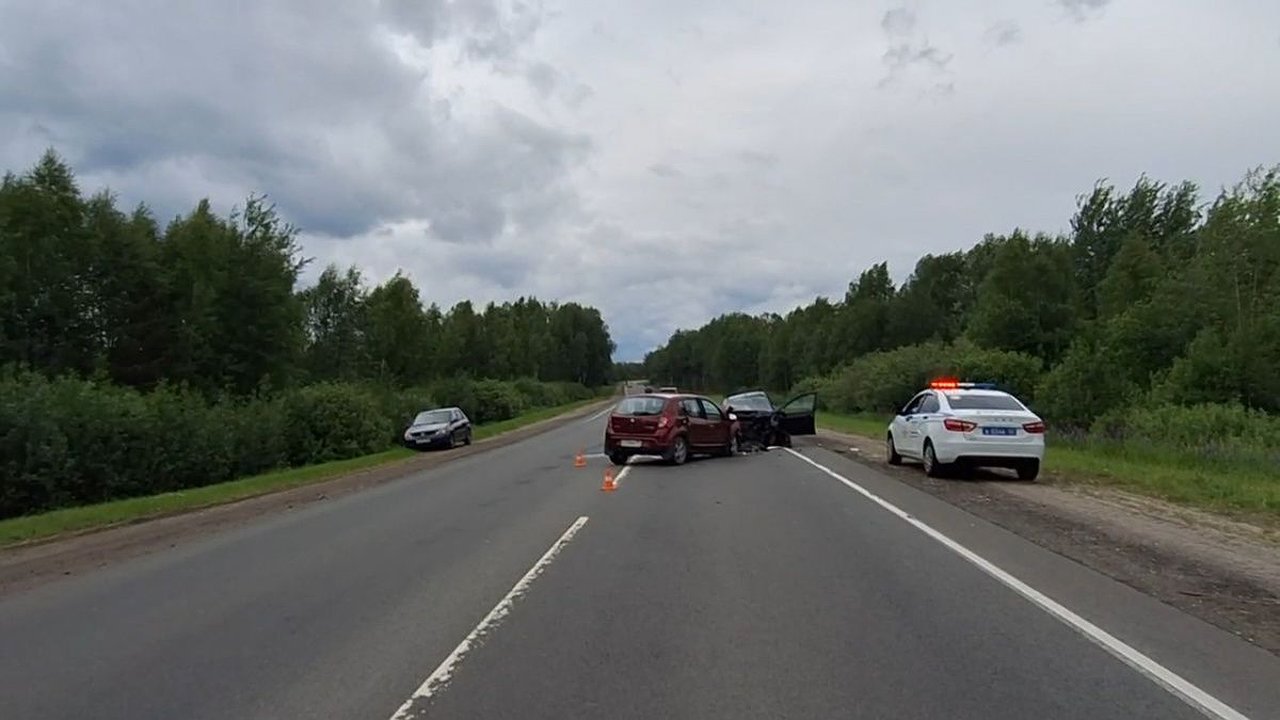 Главная картинка новости: Два водителя пострадали в ДТП с легковушками в Борском округе