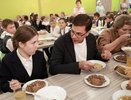 Мэр Шалабаев продегустировал обед в двух школах в Нижнем Новгороде