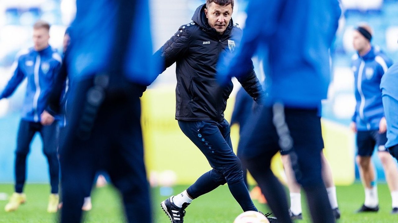 Главная картинка новости: Илич провел первую тренировку ФК «Пари Нижний Новгород»