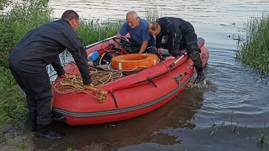 Главная картинка новости: Тело второго рабочего достали из реки после ЧП на Стригинском мосту