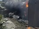 Самолет рухнул рядом с жилым домом в Казани