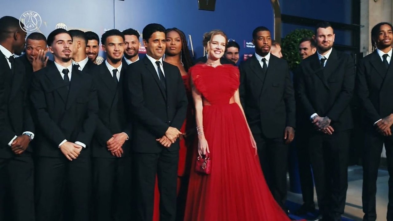 Главная картинка новости: 10 самых эффектных образов супермодели Натальи Водяновой