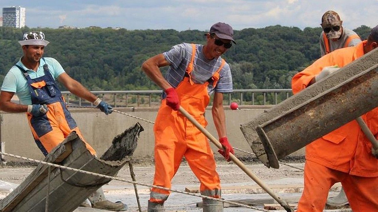 Главная картинка новости: Мигрантам запретят работать в 16 сферах деятельности в Нижегородской области