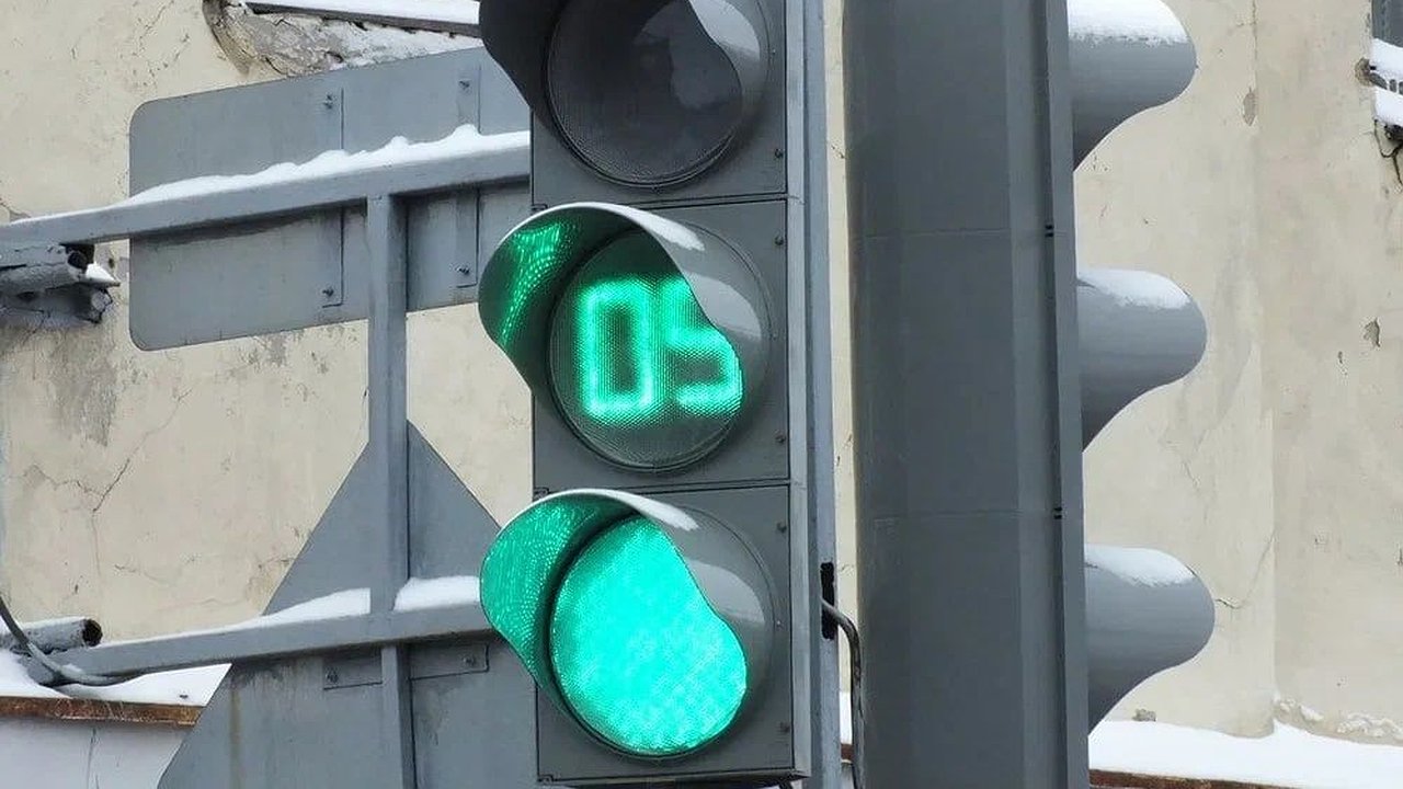 Главная картинка новости: Светофоры сломались в Нижнем Новгороде из-за снежной бури