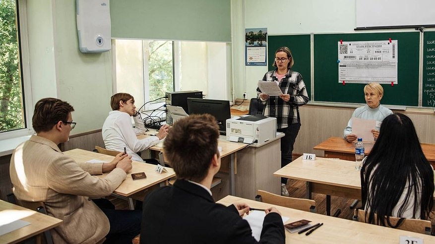 Главная картинка новости: Более 3000 нижегородских школьников будут пересдавать ЕГЭ