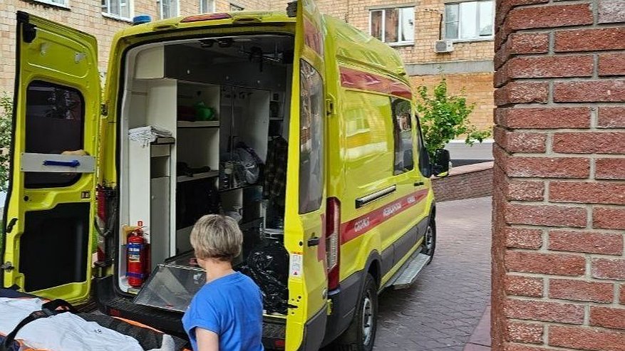 Главная картинка новости: Пострадавшего при теракте в Брянской области врача привезли в Нижний Новгород
