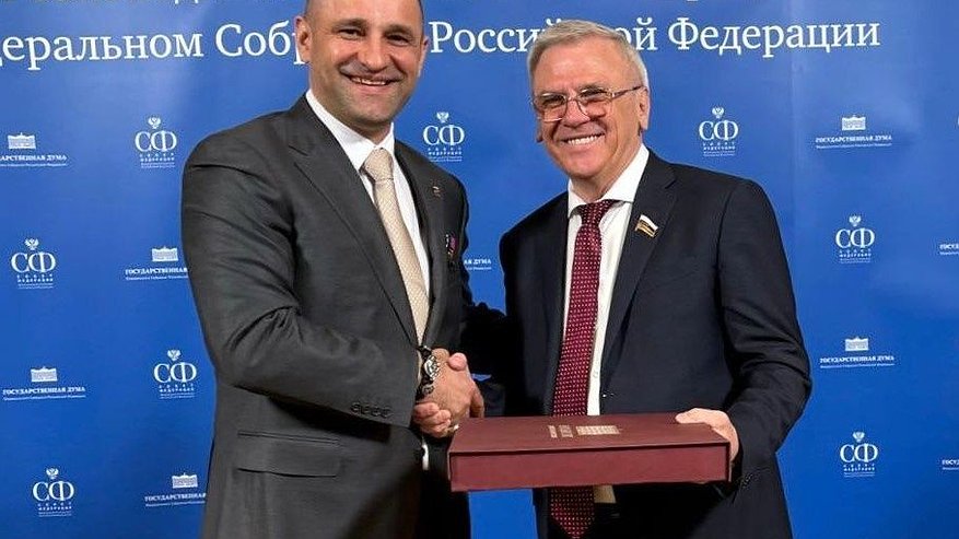 Главная картинка новости: Подписано соглашение о сотрудничестве между нижегородским Заксобранием и Народным Советом ДНР