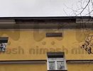 Часть карниза рухнула со здания на улице Белинского в Нижнем Новгороде