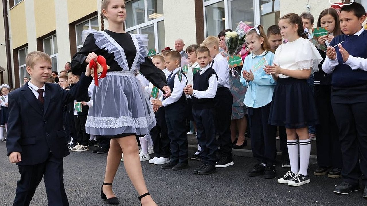 Главная картинка новости: Глеб Никитин посетил обновленную школу в Горбатове