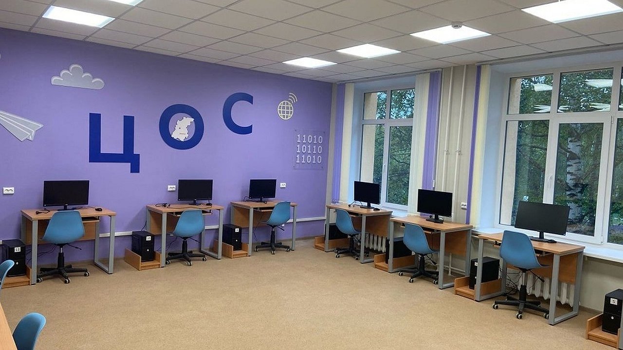 Главная картинка новости: Арзамасские школьники встретили учебный год в обновленных стенах