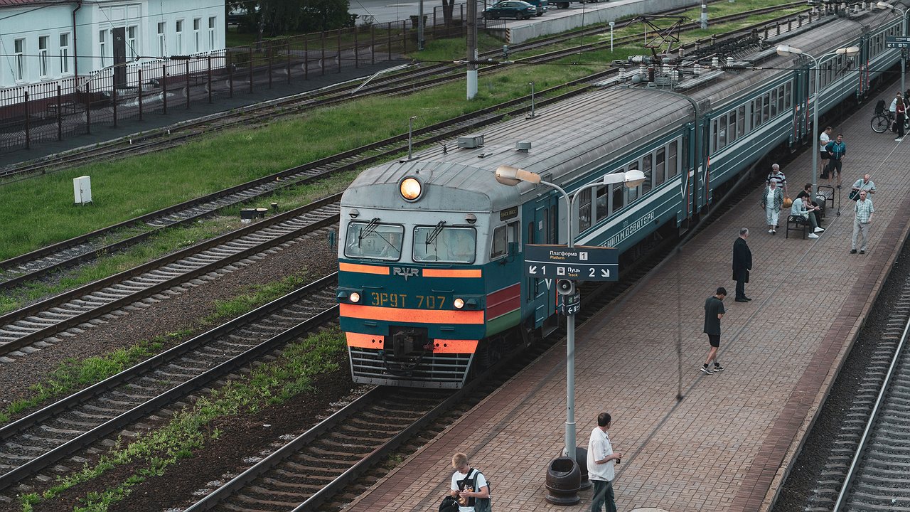 Главная картинка новости: Американец: «Поезда РЖД – лучшее, что я когда-либо видел. За американские мне теперь стыдно»