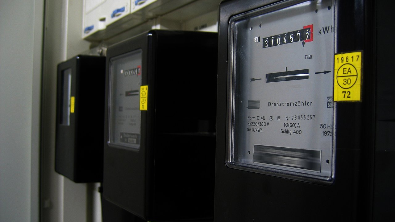 Главная картинка новости: Счетчики насчитывают неоправданно высокое потребление электроэнергии: варианты решения проблемы