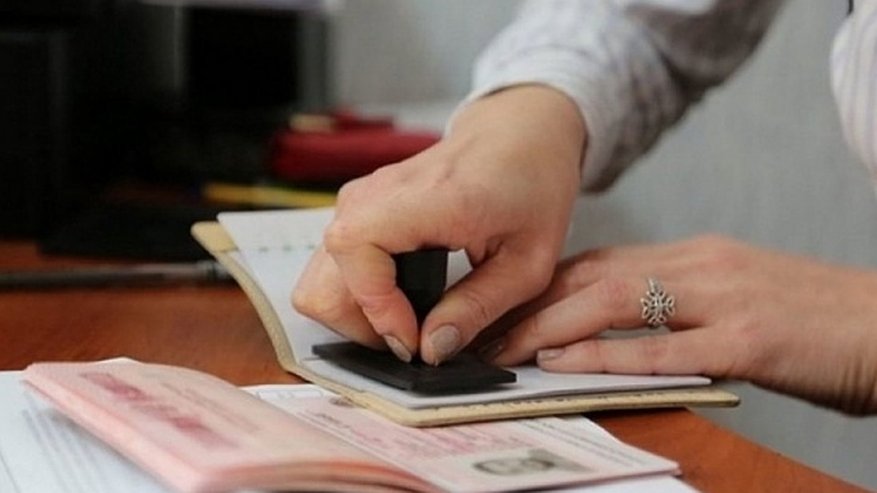 Главная картинка новости: В Дзержинске жительница фиктивно прописала девять иностранцев